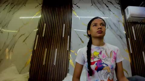 Snapshot of victoriaduarte chatting on October 20, 7:47 pm Victoria online show from October 20, 7:47 pm