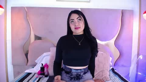 VICTORIA JOHNS online show from January 22, 12:17 pm