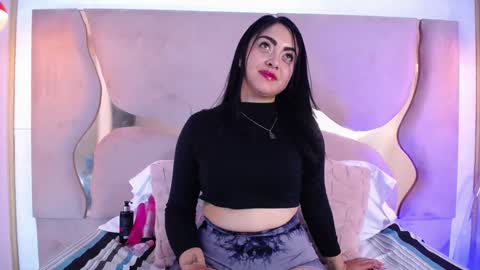 VICTORIA JOHNS online show from January 22, 3:18 pm