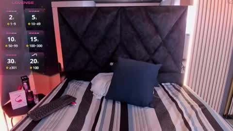 VICTORIA JOHNS online show from February 23, 4:35 pm