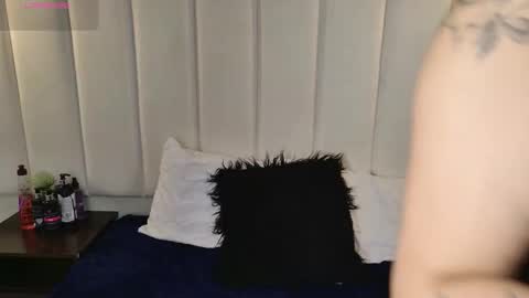 VICTORIA JOHNS online show from September 25, 8:45 pm