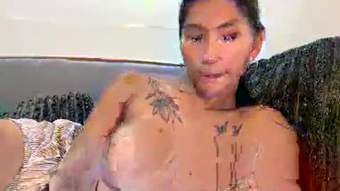 Snapshot of victoriamayumi chatting on June 7, 8:51 am Victoria online show from June 7, 8:51 am