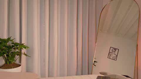 VictoriaNova online show from December 2, 9:21 pm