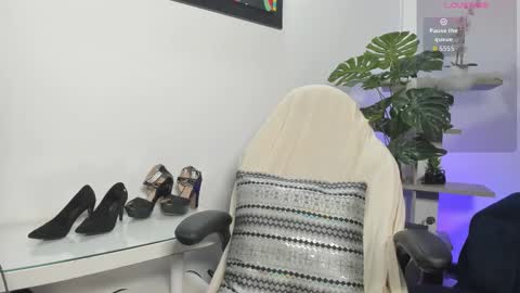 victoriapaker online show from February 23, 10:45 am