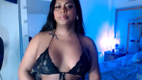 Snapshot of victoriaphillips chatting on June 23, 2:31 am ONLYFANS online show from June 23, 2:31 am
