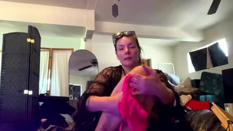 victoriaryderxxxoo online show from April 26, 10:07 pm