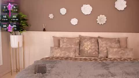 Victoria Shelby  online show from November 12, 11:54 am