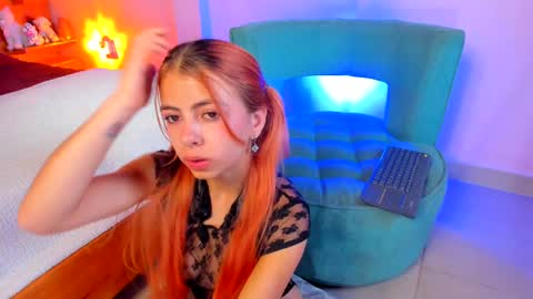 Snapshot of victoriasmithtv chatting on March 12, 11:01 pm victoriasmithtv online show from March 12, 11:01 pm