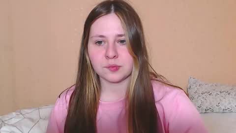 Snapshot of victoriassecrets_ chatting on February 12, 3:27 pm victoriassecrets_ online show from February 12, 3:27 pm