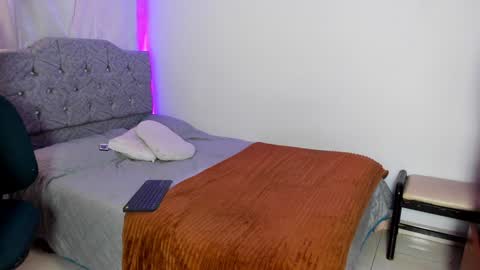 Victoria online show from January 6, 4:44 pm