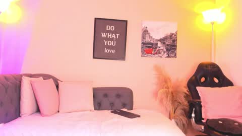 Snapshot of victoriazans chatting on February 19, 4:08 am Victoriazans online show from February 19, 4:08 am