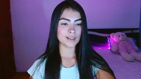 Snapshot of victoriia_henao_ chatting on June 16, 5:10 am victoriia_henao_ online show from June 16, 5:10 am