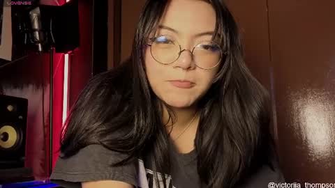 Snapshot of victoriia_thompson chatting on June 20, 10:12 pm victoriia_thompson online show from June 20, 10:12 pm