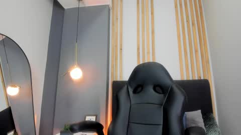 Victoria Vixen online show from May 17, 9:33 pm