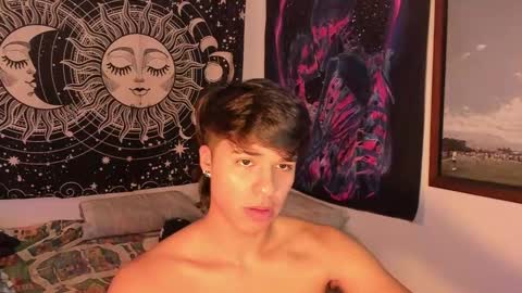 Snapshot of victorino_jhonson chatting on December 10, 6:06 pm Victorino Jhonson online show from December 10, 6:06 pm