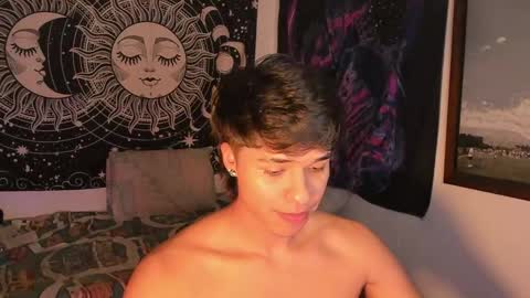 Snapshot of victorino_jhonson chatting on December 10, 11:08 pm Victorino Jhonson online show from December 10, 11:08 pm