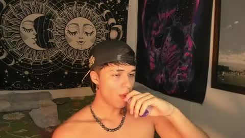 Snapshot of victorino_jhonson chatting on January 10, 3:07 am Victorino Jhonson online show from January 10, 3:07 am