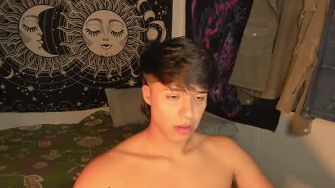 Snapshot of victorino_jhonson chatting on February 15, 11:03 pm Victorino Jhonson online show from February 15, 11:03 pm