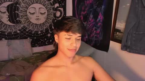 Snapshot of victorino_jhonson chatting on February 22, 1:44 am Victorino Jhonson online show from February 22, 1:44 am