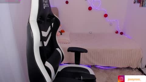 V  I C  T O R I A  online show from November 22, 7:24 pm