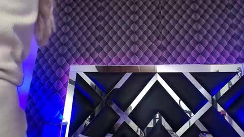 Snapshot of victtoria_lee chatting on November 18, 7:07 pm victtoria lee online show from November 18, 7:07 pm