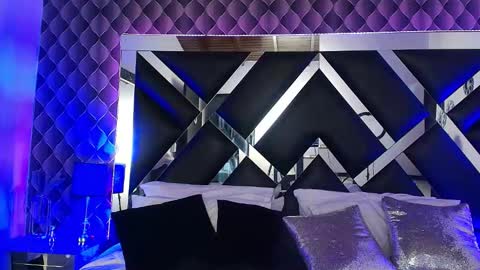 Snapshot of victtoria_lee chatting on December 2, 7:42 pm victtoria lee online show from December 2, 7:42 pm