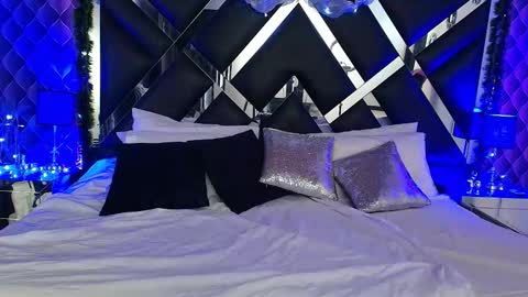 victtoria lee online show from December 22, 7:55 pm