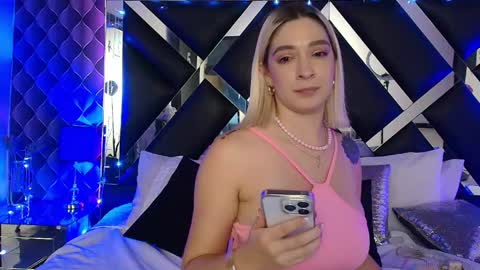 victtoria lee online show from May 16, 12:29 am