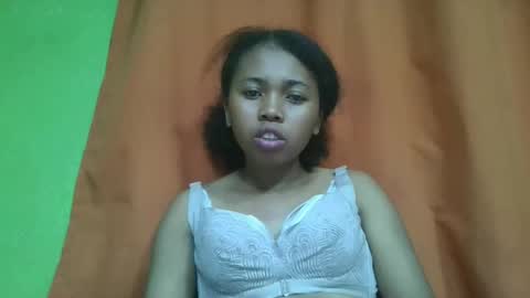 Snapshot of vierge28430 chatting on April 24, 2:41 pm vierge28430 online show from April 24, 2:41 pm