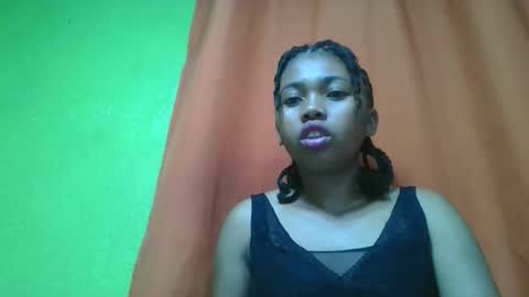 Snapshot of vierge28430 chatting on May 6, 2:19 am vierge28430 online show from May 6, 2:19 am