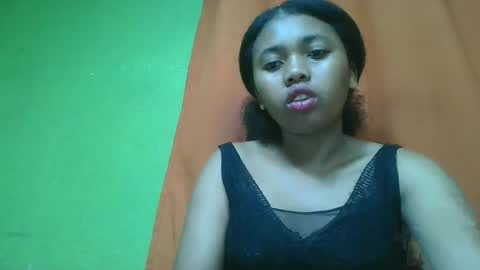Snapshot of vierge28430 chatting on May 16, 2:41 am vierge28430 online show from May 16, 2:41 am