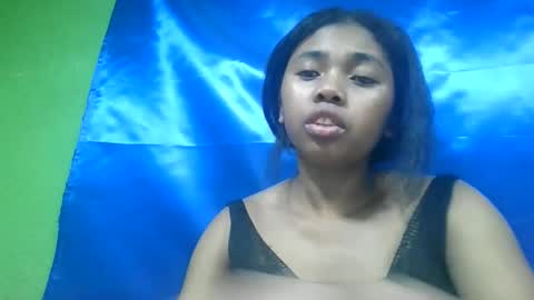Snapshot of vierge28430 chatting on June 9, 5:46 pm vierge28430 online show from June 9, 5:46 pm