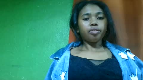 Snapshot of vierge28430 chatting on June 29, 10:15 am vierge28430 online show from June 29, 10:15 am