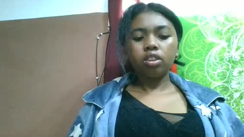 Snapshot of vierge28430 chatting on July 8, 10:09 am vierge28430 online show from July 8, 10:09 am