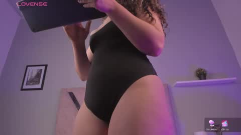Snapshot of viictoria_becker chatting on May 27, 11:29 am Victoria online show from May 27, 11:29 am