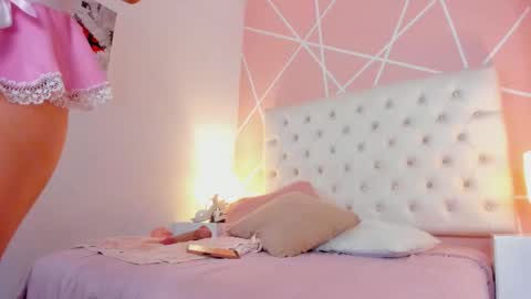 Snapshot of viictoriia_lopez chatting on October 1, 12:11 pm viictoriia_lopez online show from October 1, 12:11 pm