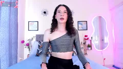 Violet online show from March 6, 3:41 pm