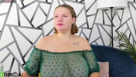 Snapshot of viirginia_robinson chatting on July 12, 1:07 am Jinny online show from July 12, 1:07 am