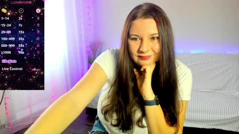 Snapshot of vik_and_love chatting on December 20, 5:04 am Vika online show from December 20, 5:04 am