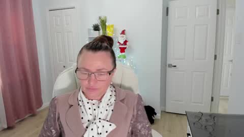 Ukrainian-woman online show from December 18, 4:28 pm