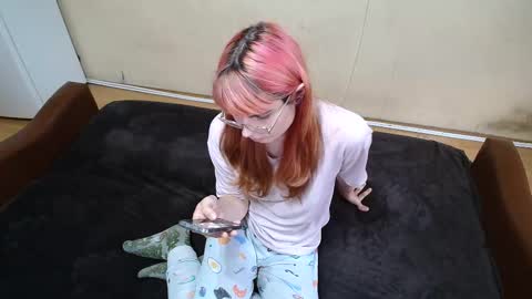 Snapshot of vika_sirnik chatting on September 19, 3:13 pm Lizochka1337 online show from September 19, 3:13 pm