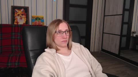 Snapshot of vikaericka chatting on April 20, 7:26 pm Vika online show from April 20, 7:26 pm
