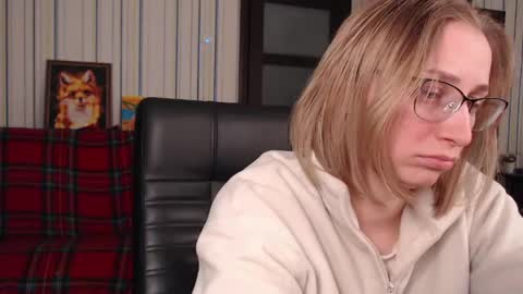 Snapshot of vikaericka chatting on April 22, 6:31 pm Vika online show from April 22, 6:31 pm