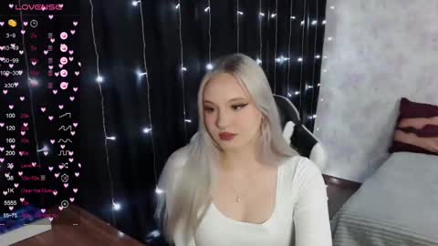 Snapshot of vikapowers chatting on March 2, 7:34 pm vikapowers online show from March 2, 7:34 pm