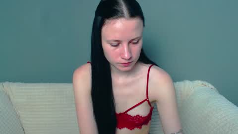 Snapshot of viki_kelt chatting on December 16, 11:28 pm Viki Kelt online show from December 16, 11:28 pm