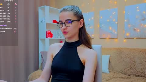 vikiberry online show from April 18, 4:11 pm