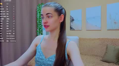 vikiberry online show from June 4, 9:59 am
