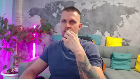 vikingchrisss online show from June 18, 10:41 am