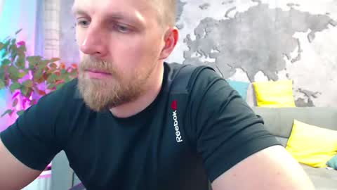 vikingchrisss online show from June 28, 10:32 am