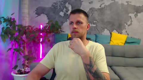 vikingchrisss online show from July 12, 10:17 am